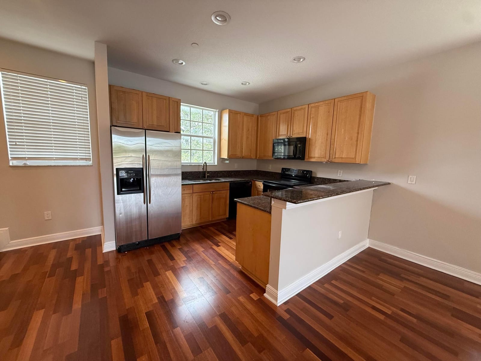 2502 N DIXIE Highway 11 — photo 2