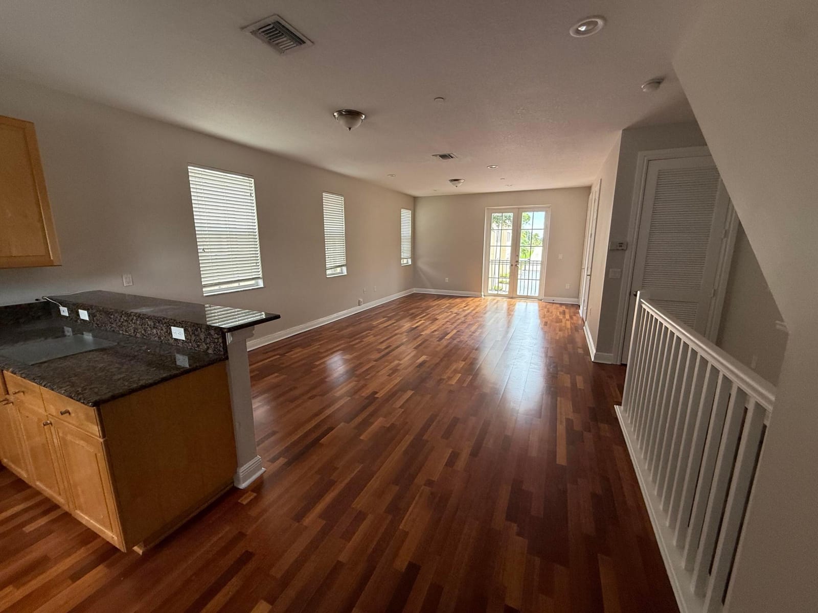 2502 N DIXIE Highway 11 — photo 3