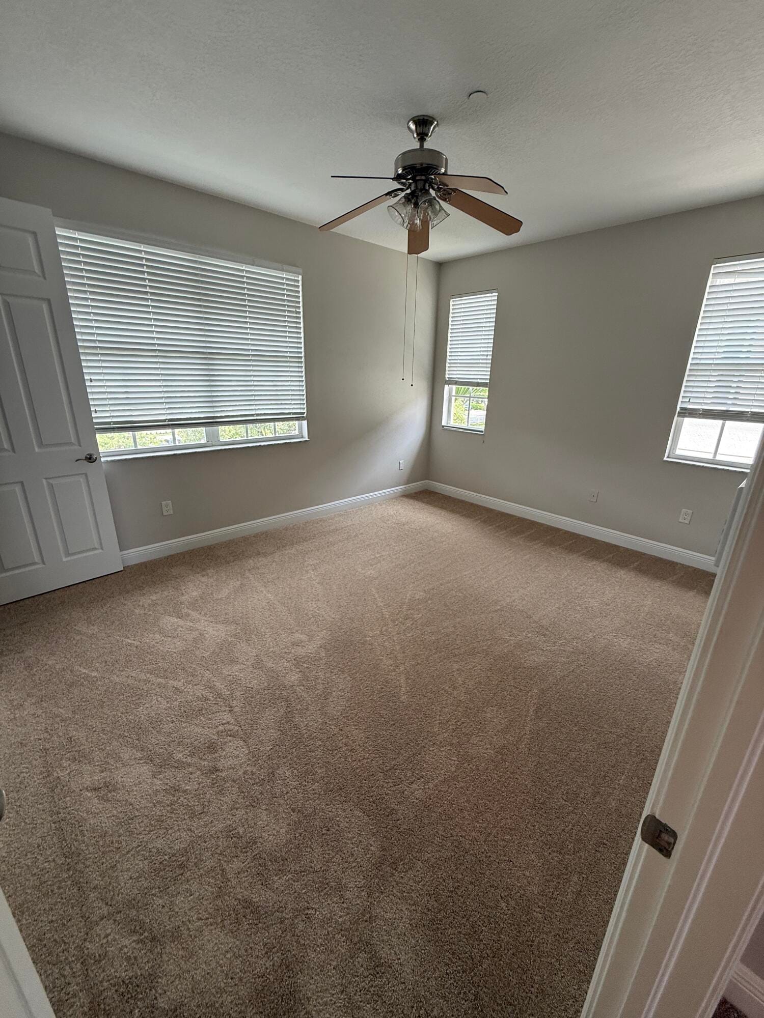 2502 N DIXIE Highway 11 — photo 4