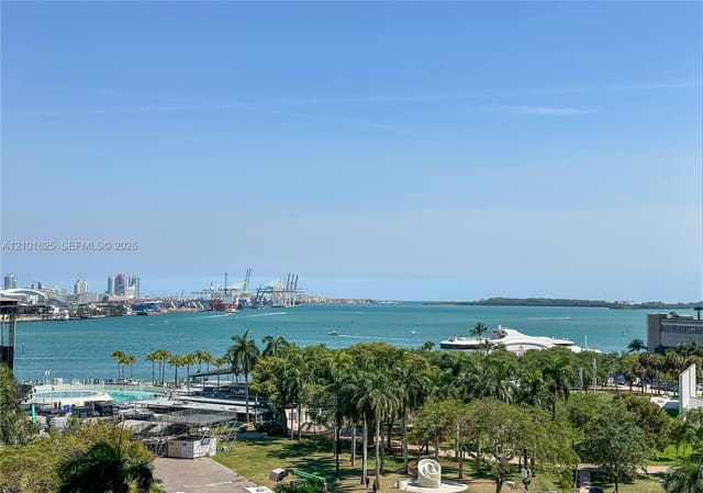 50 Biscayne Boulevard 811, Miami, FL 33132