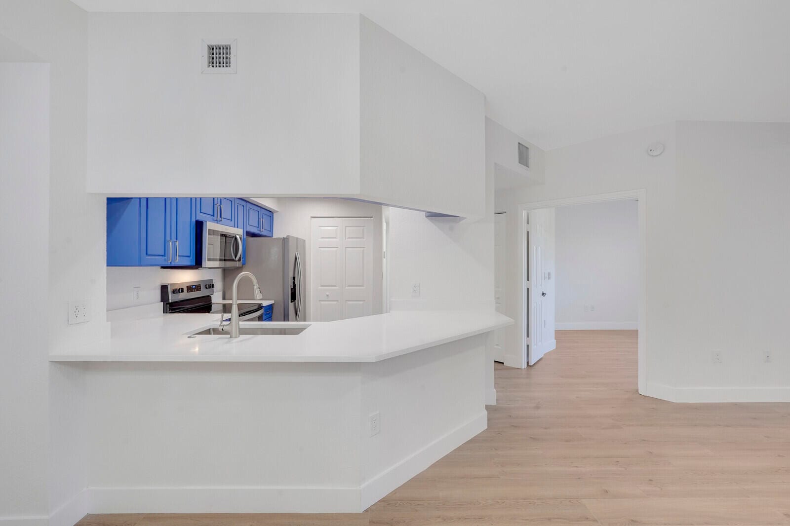 2724 ANZIO Court 305 — photo 2