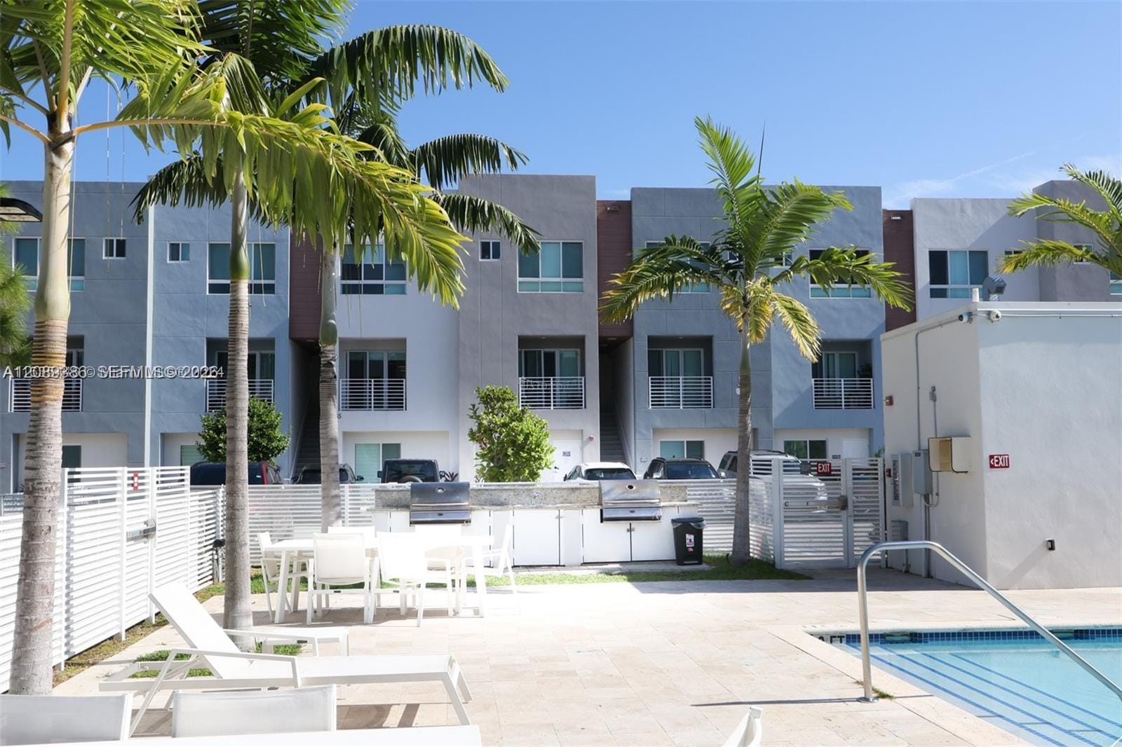 2555 NE 193rd Street 2223, Miami, FL 33180 photo 21