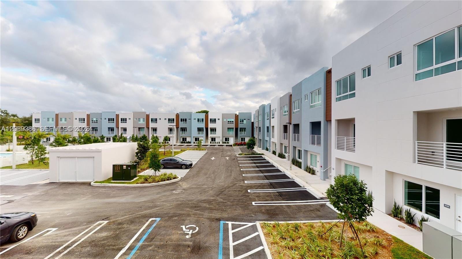 2555 NE 193rd Street 2223, Miami, FL 33180 photo 23