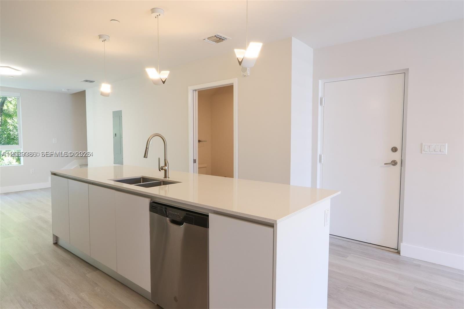 2555 NE 193rd Street 2223, Miami, FL 33180 photo 4