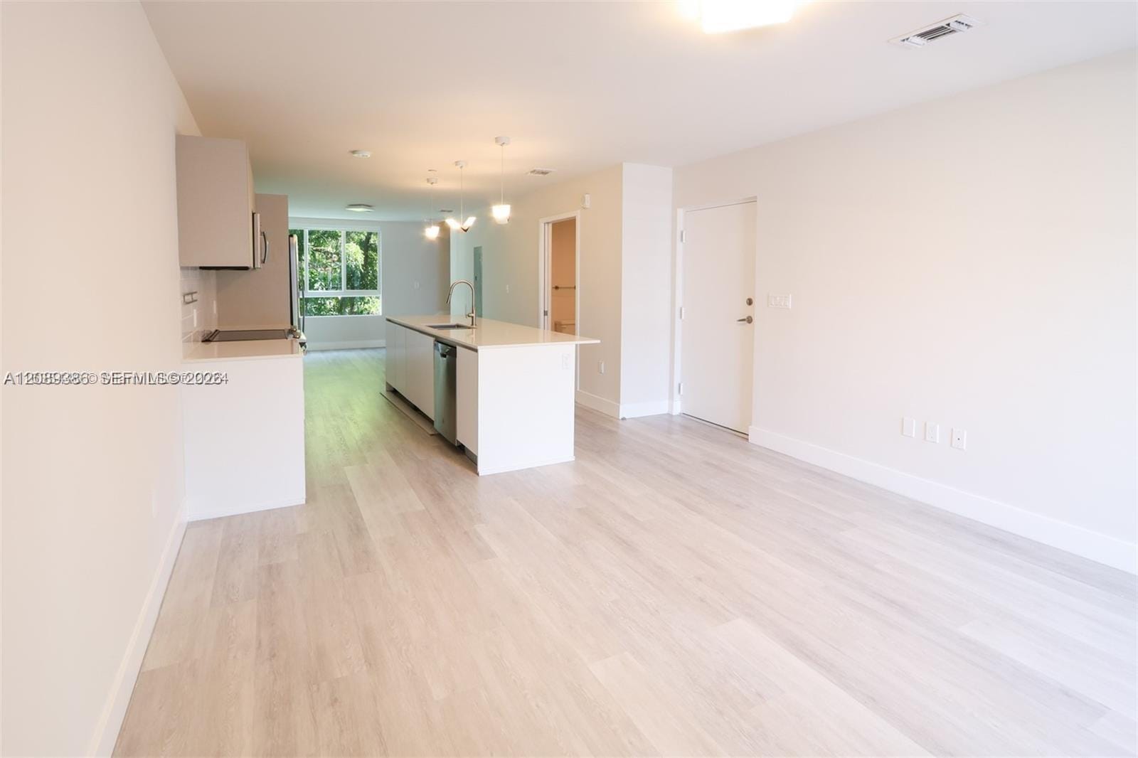 2555 NE 193rd Street 2223, Miami, FL 33180 photo 6