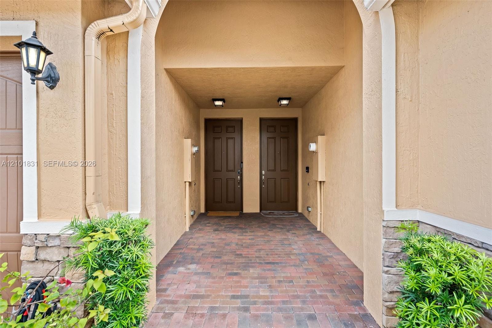 124 W Riverwalk Circle W, Plantation, FL 33325 photo 14