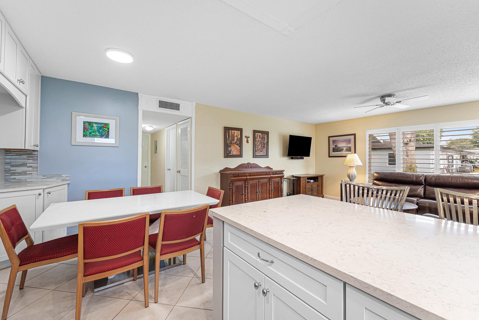 572 HIGH POINT Drive D — photo 12