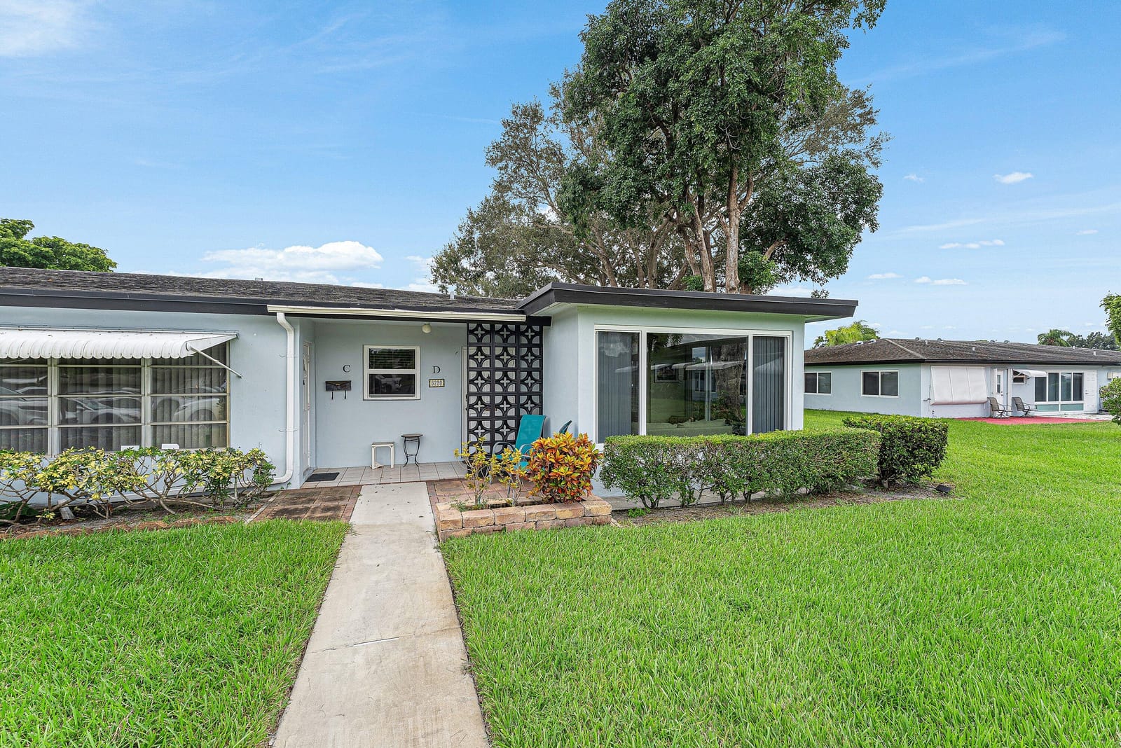 572 HIGH POINT Drive D — photo 4