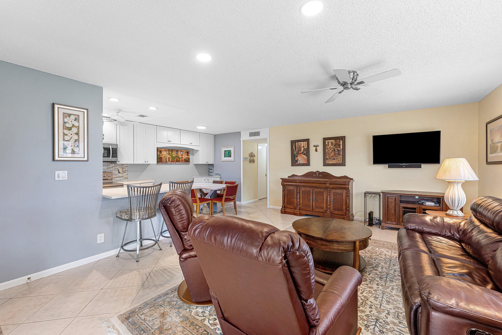 572 HIGH POINT Drive D — photo 6