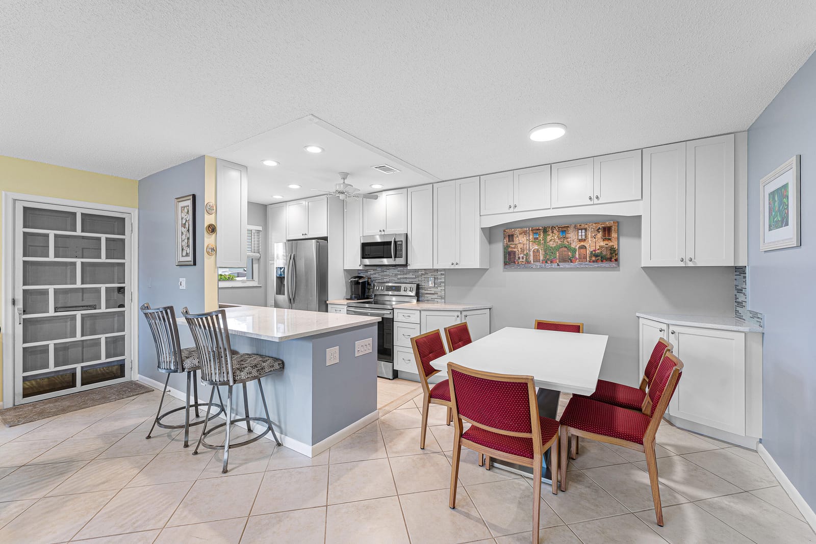 572 HIGH POINT Drive D — photo 8