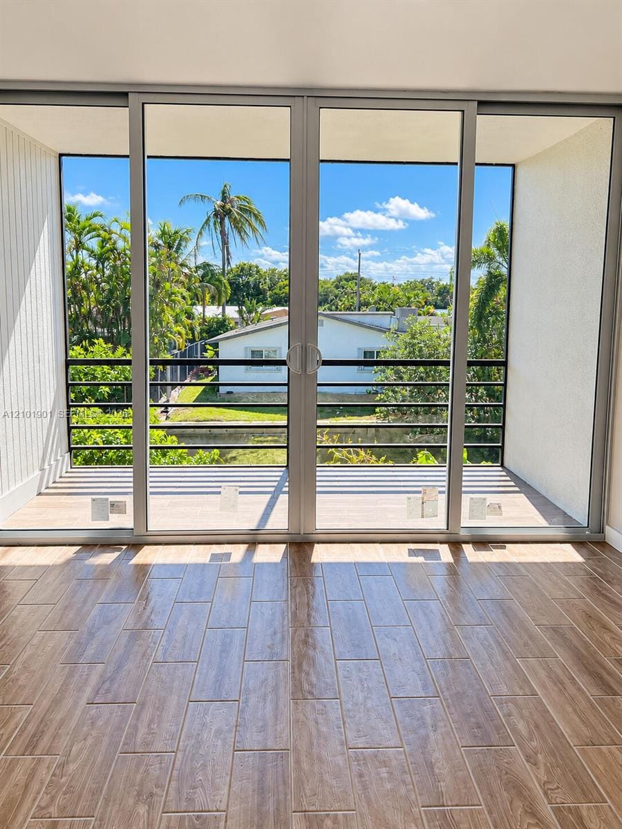 108 Royal Park Drive 2H — photo 2