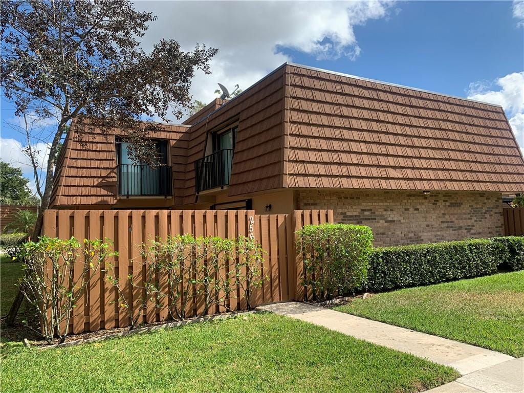 2566 CAMELOT Court, Cooper City, FL 33026 photo 2