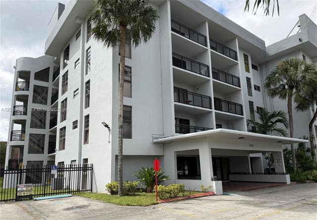 650 NE 149th Street 406A, Miami, FL 33161