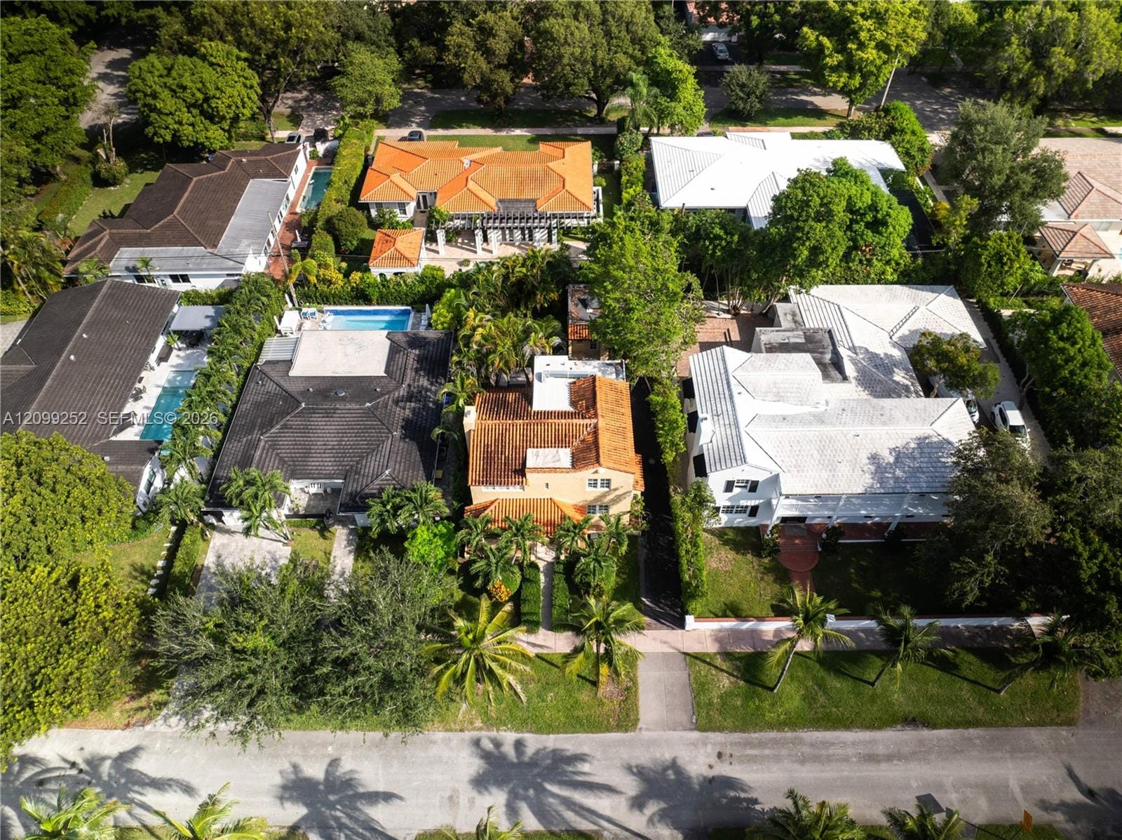 1461 Certosa Avenue — photo 4