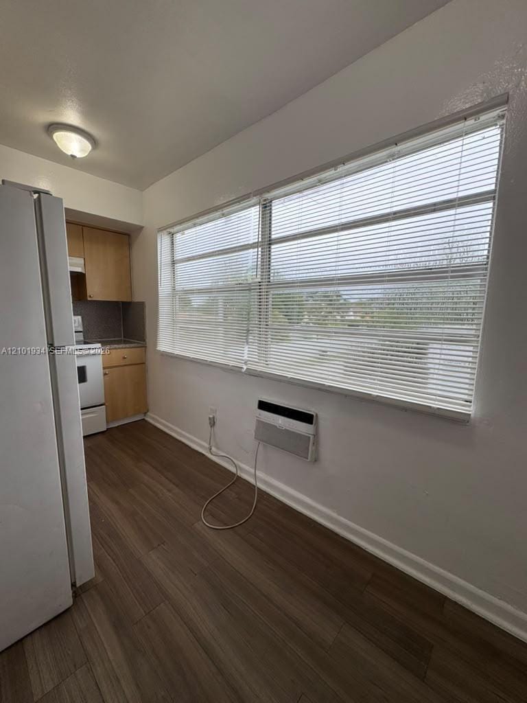 17031 NE 21st Avenue 14, North Miami Beach, FL 33162 photo 2