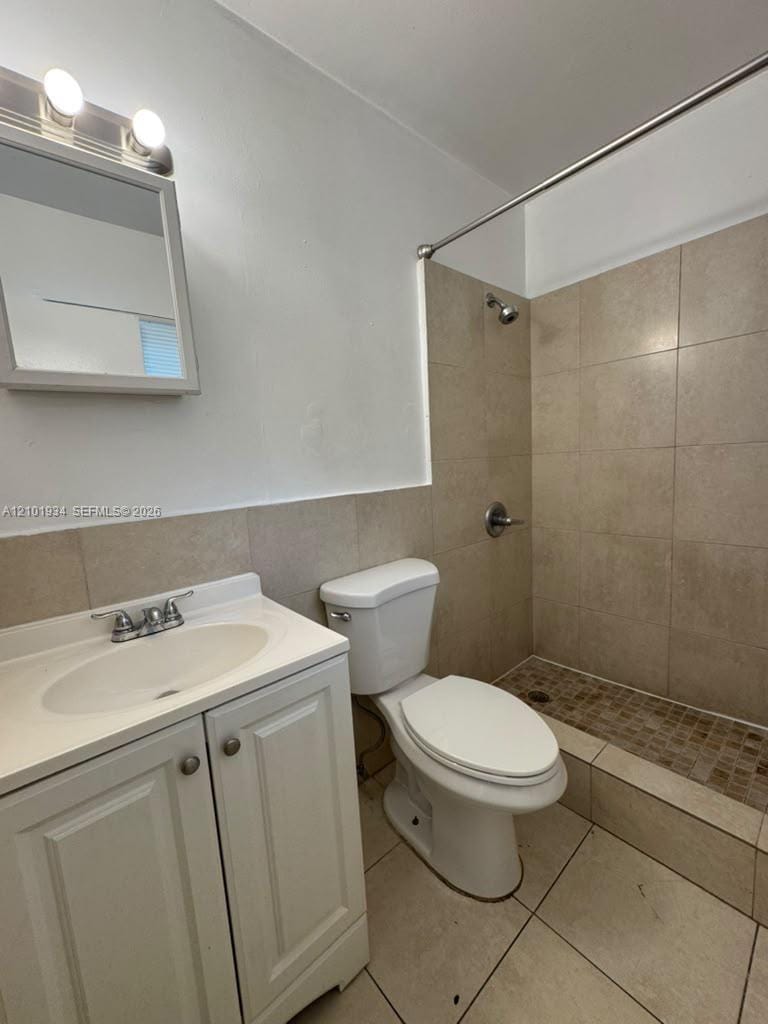 17031 NE 21st Avenue 14, North Miami Beach, FL 33162 photo 9