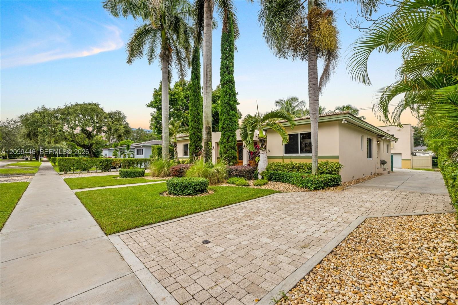 564 Palmetto Drive, Miami Springs, FL 33166 photo 3