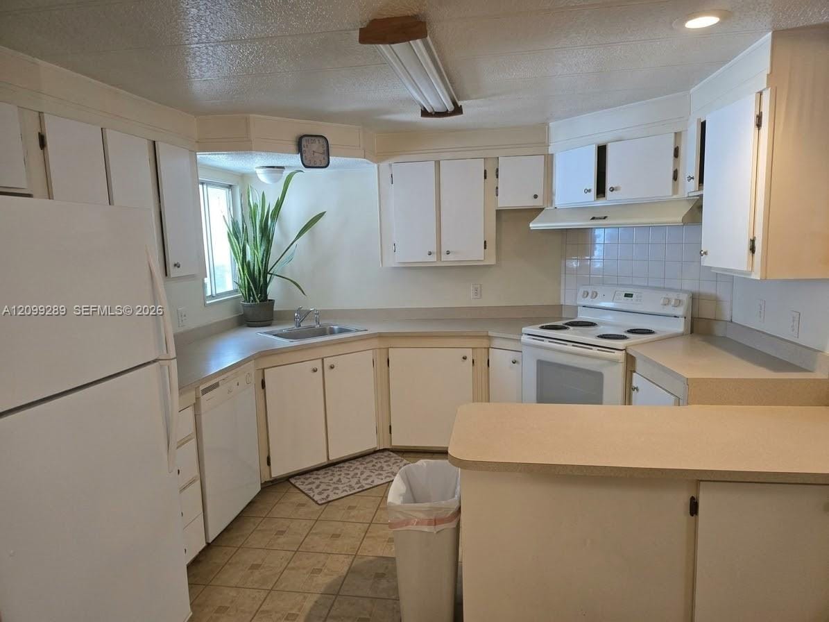 5550 SW 32nd Terrace, Dania Beach, FL 33312 photo 2