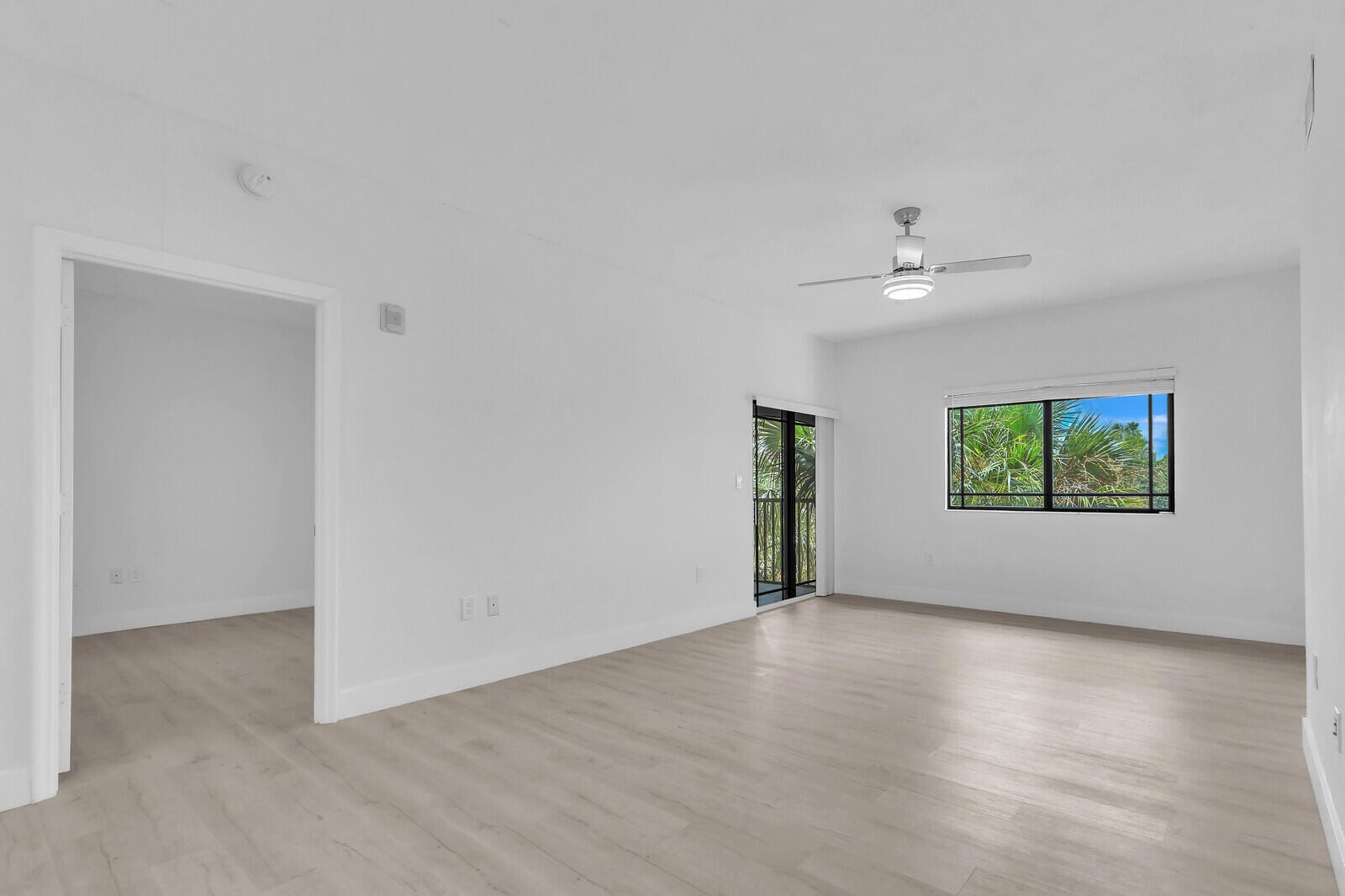 2916 TUSCANY Court 302 — photo 2