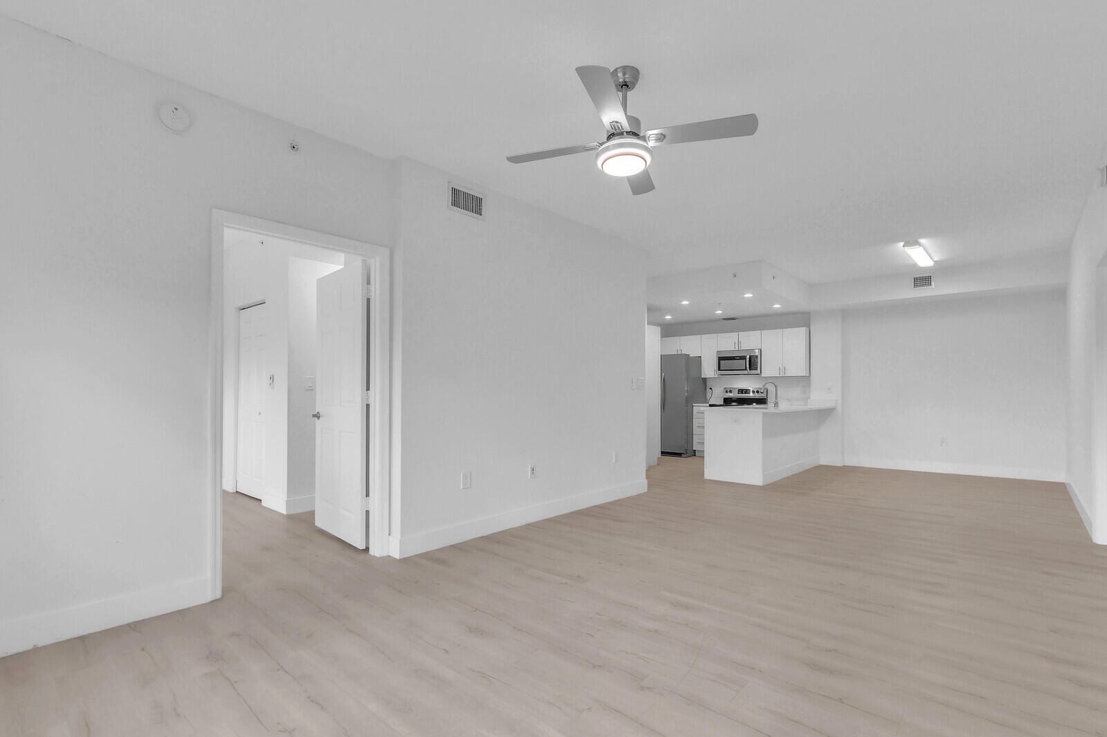 2916 TUSCANY Court 302 — photo 4