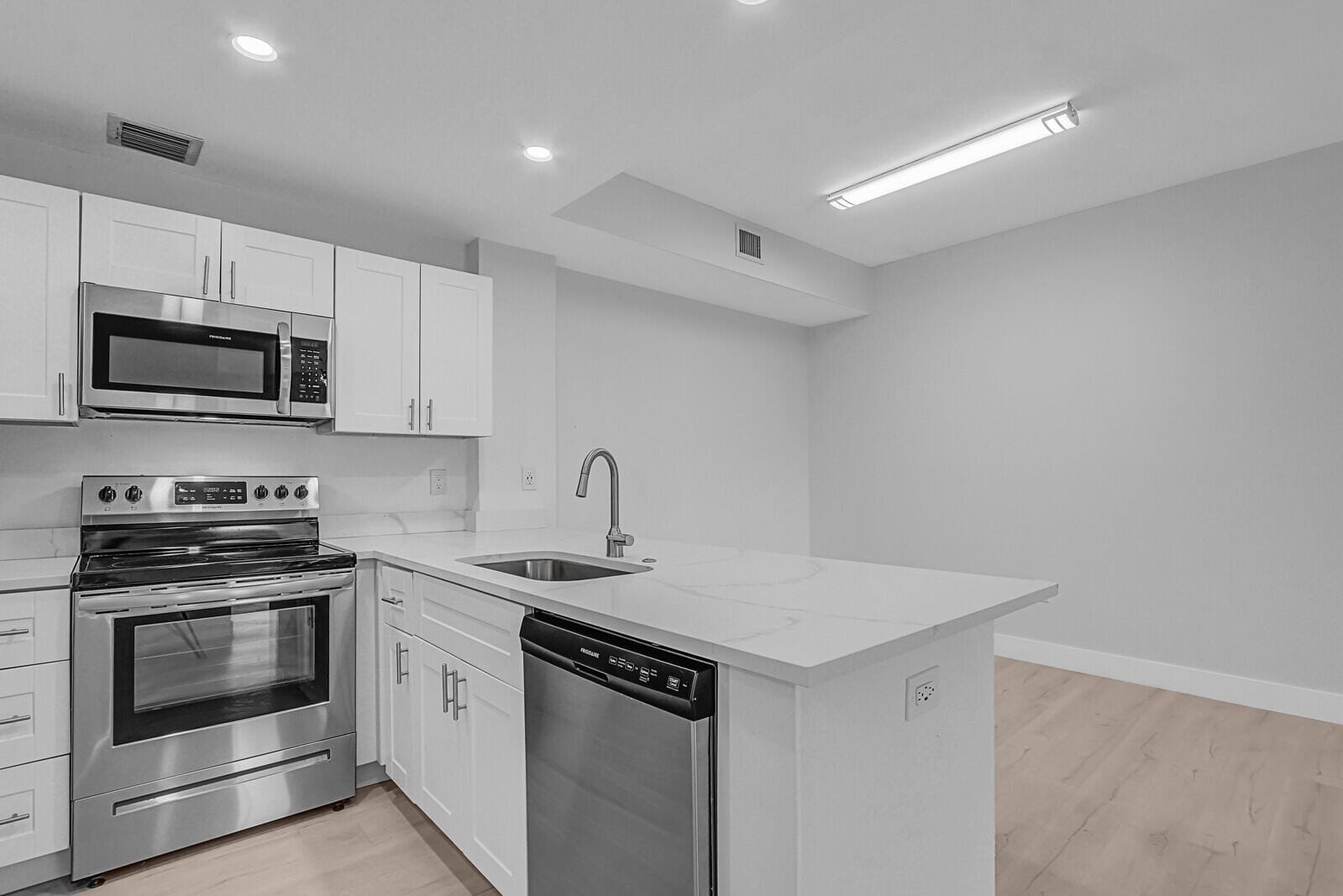 2916 TUSCANY Court 302 — photo 8