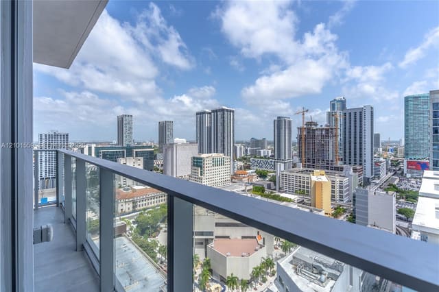 227 NE 2nd Street 2906, Miami, FL 33132