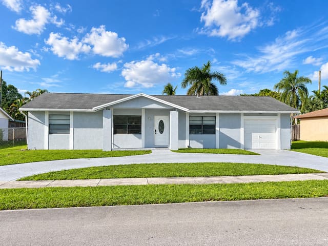 12411 SW 10TH Court, Davie, FL 33325