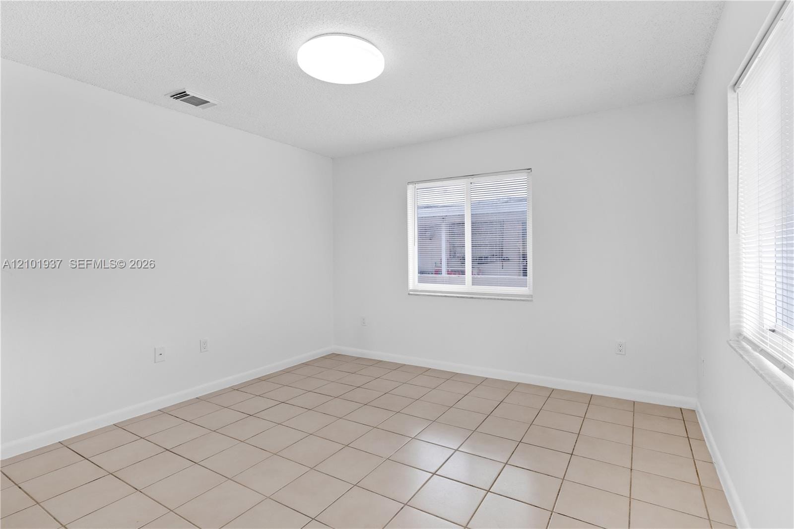 911 SW 79th Avenue 0 — photo 8
