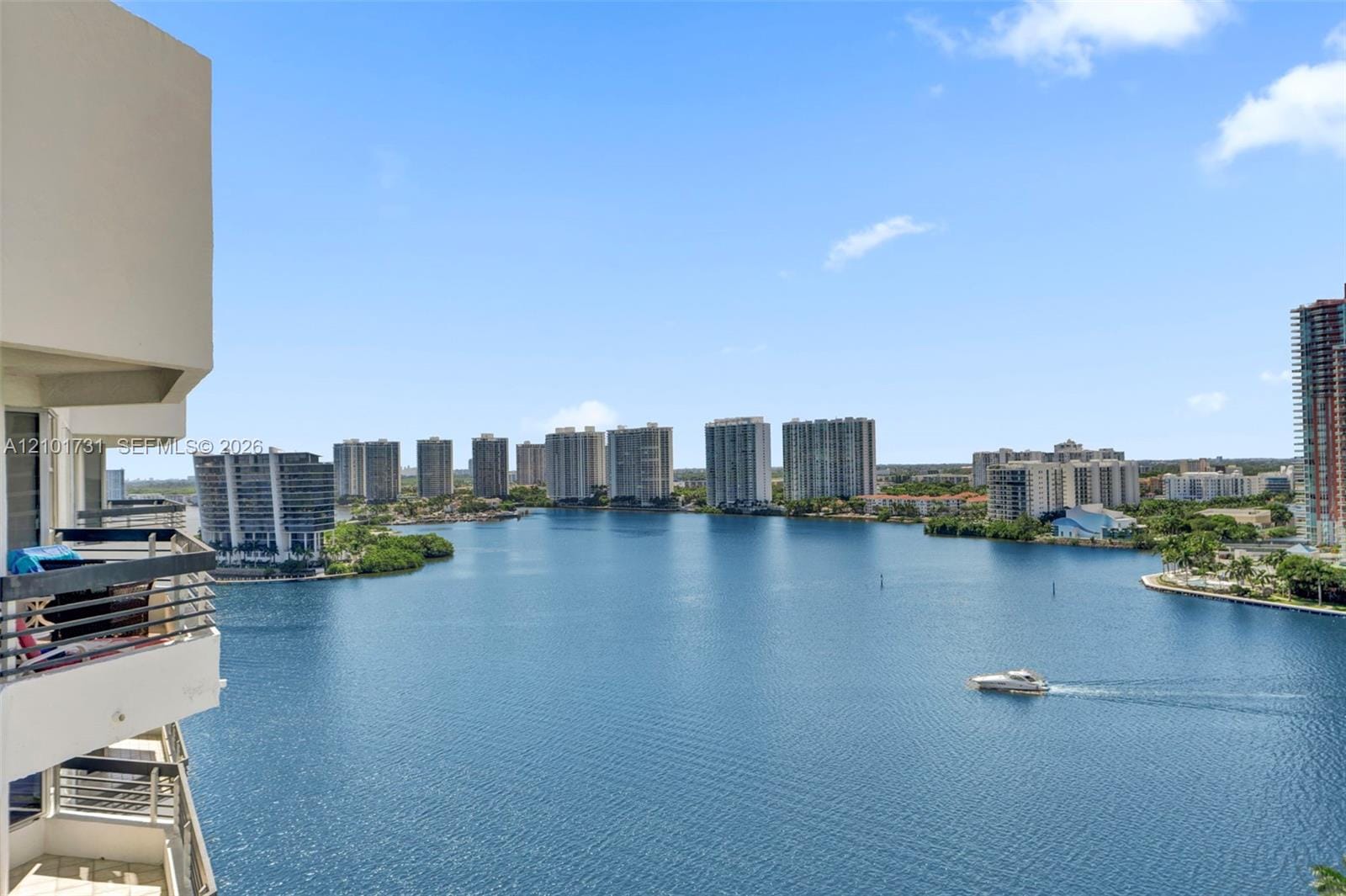 3600 Mystic Pointe Drive PH3 — photo 2