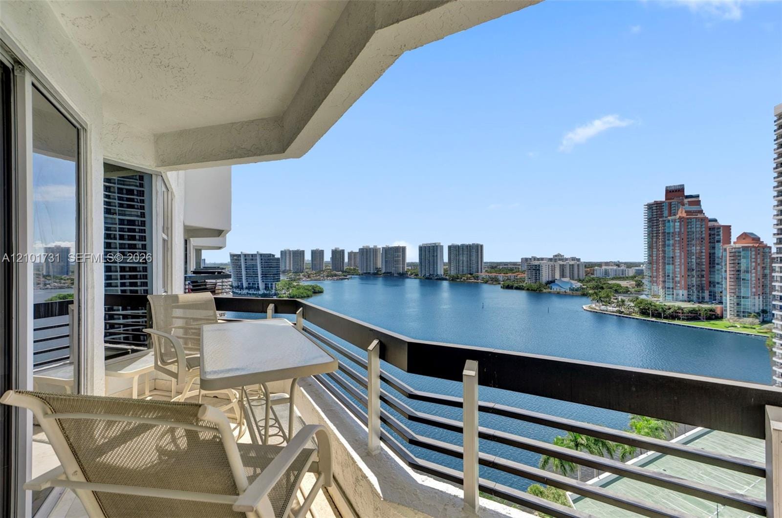 3600 Mystic Pointe Drive PH3