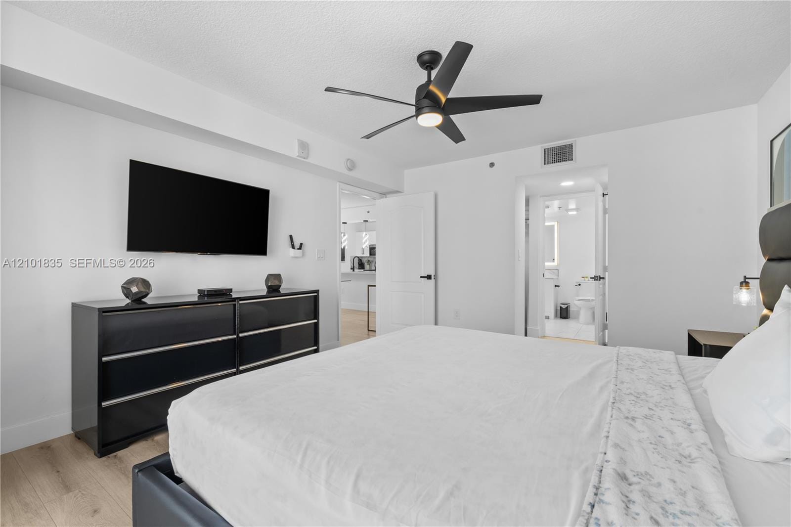 1200 Brickell Bay Drive 1907, Miami, FL 33131 photo 21