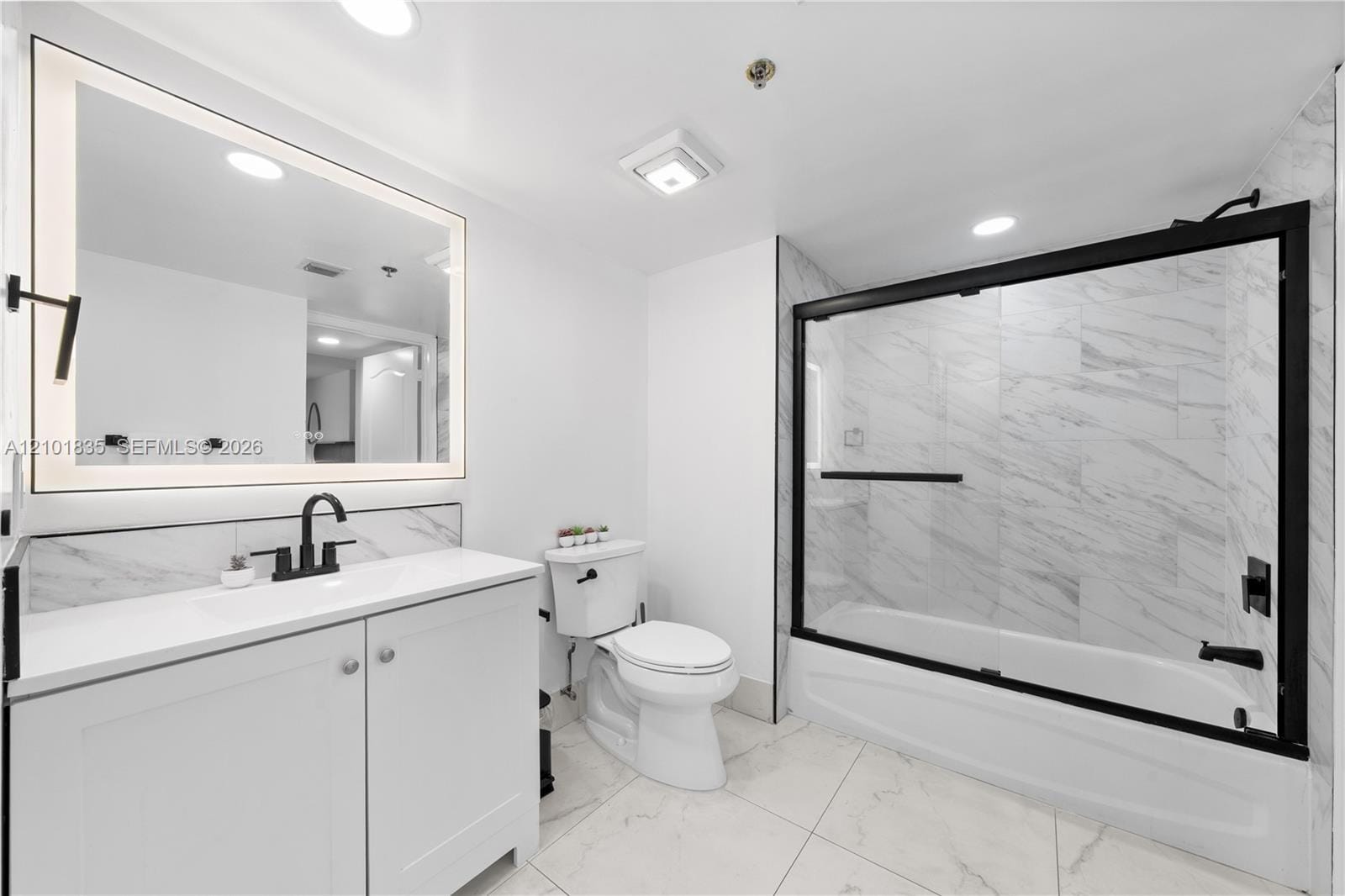 1200 Brickell Bay Drive 1907, Miami, FL 33131 photo 22