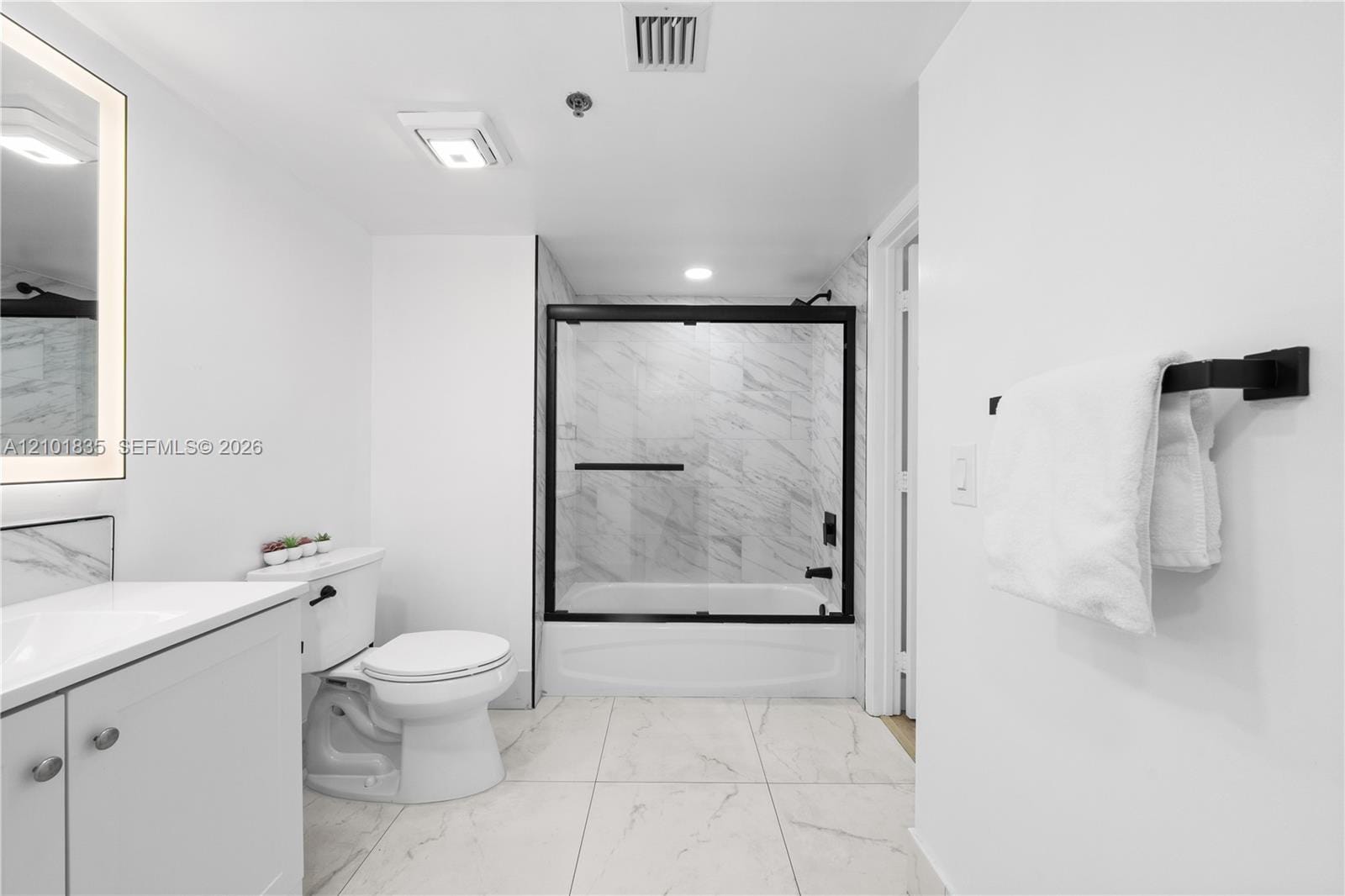 1200 Brickell Bay Drive 1907, Miami, FL 33131 photo 23