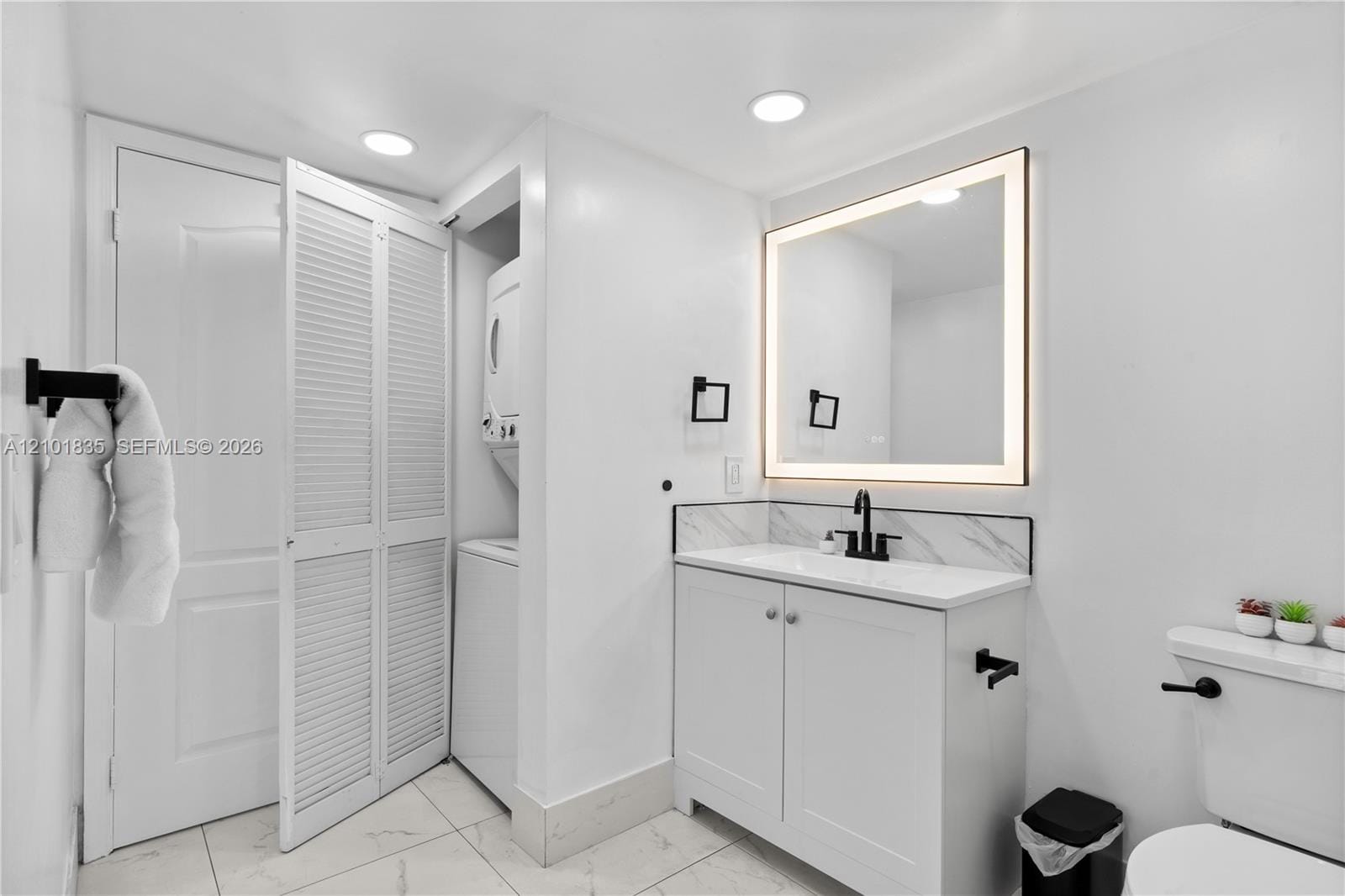1200 Brickell Bay Drive 1907, Miami, FL 33131 photo 25