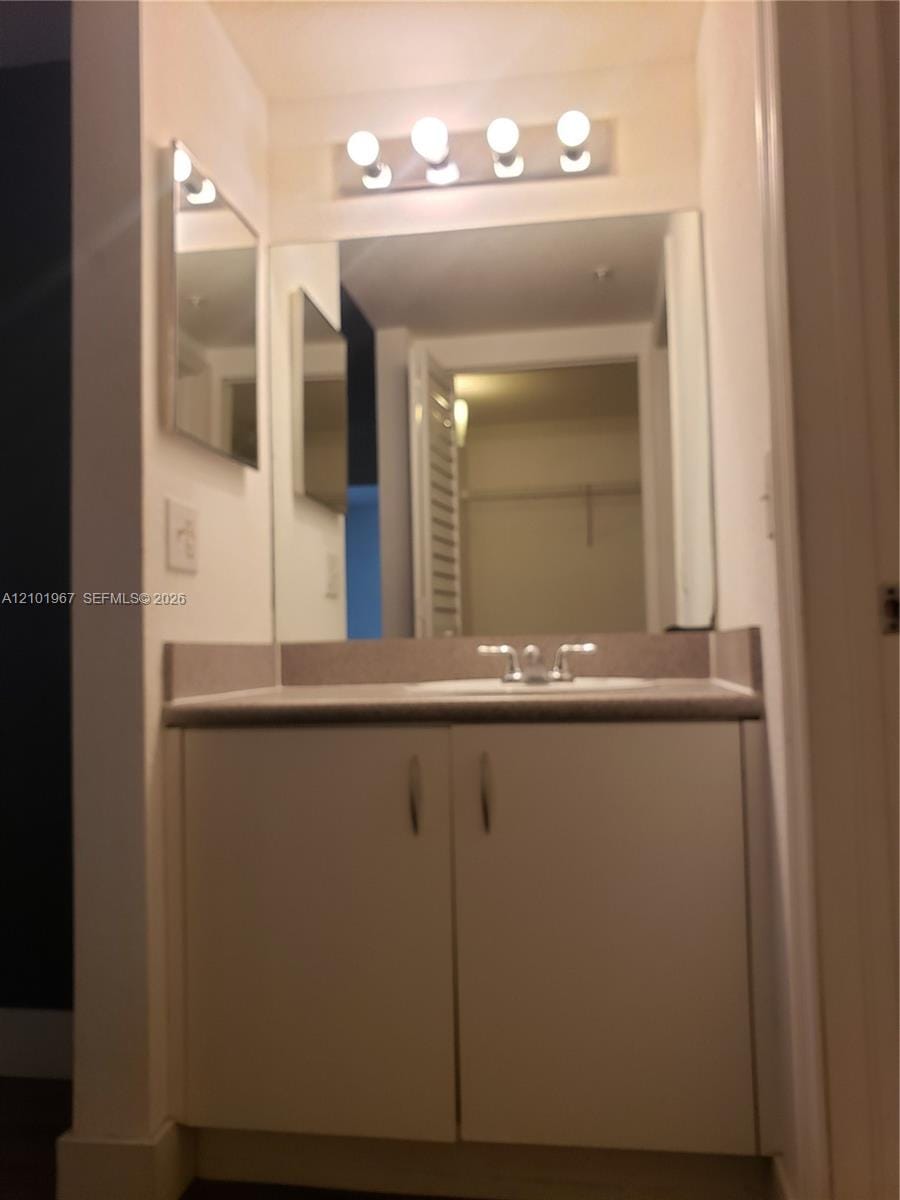 816 NW 11th Street 407, Miami, FL 33136 photo 9