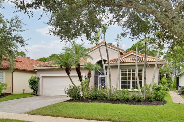 6815 SE Twin Oaks Circle, Stuart, FL 34997