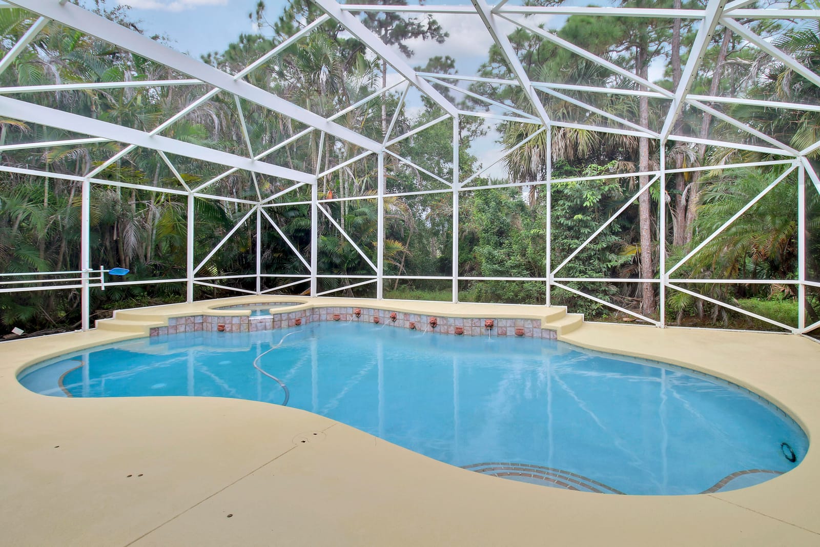 6815 SE Twin Oaks Circle, Stuart, FL 34997 photo 2
