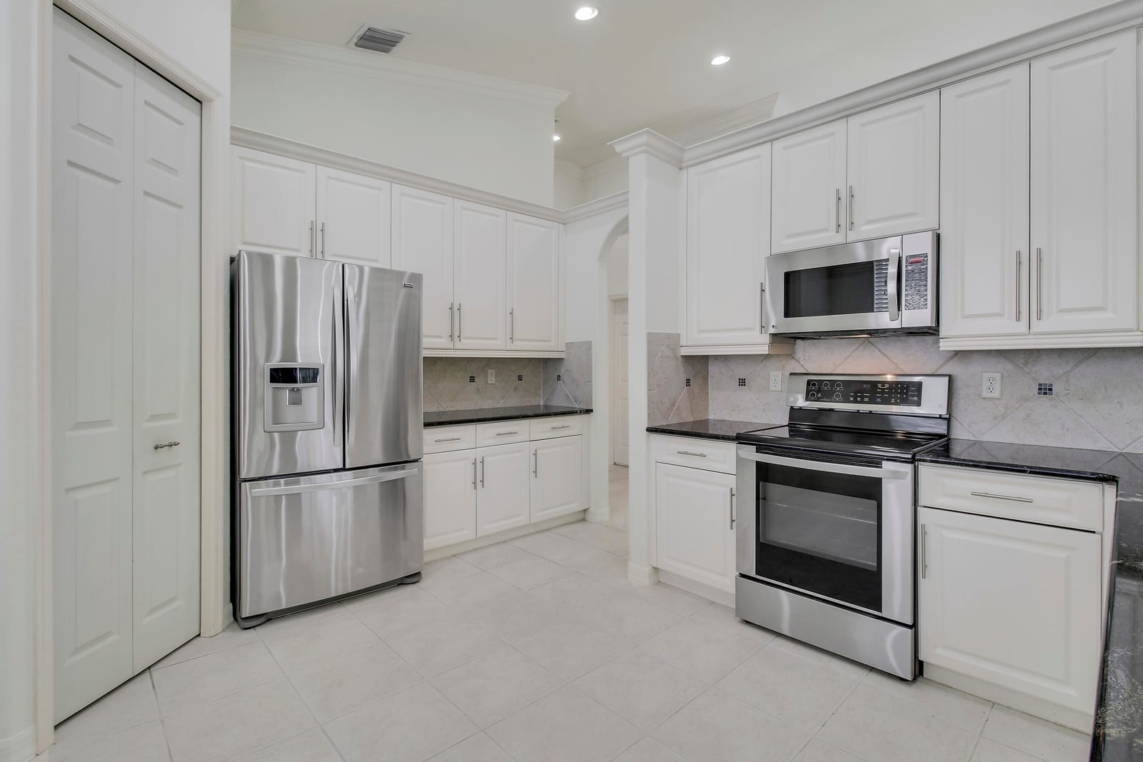 6815 SE Twin Oaks Circle, Stuart, FL 34997 photo 17