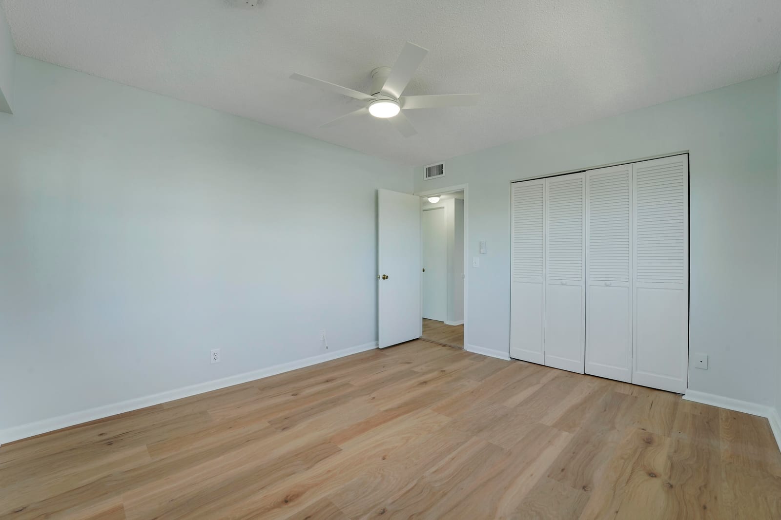 290 Dorset G, Boca Raton, FL 33434 photo 14