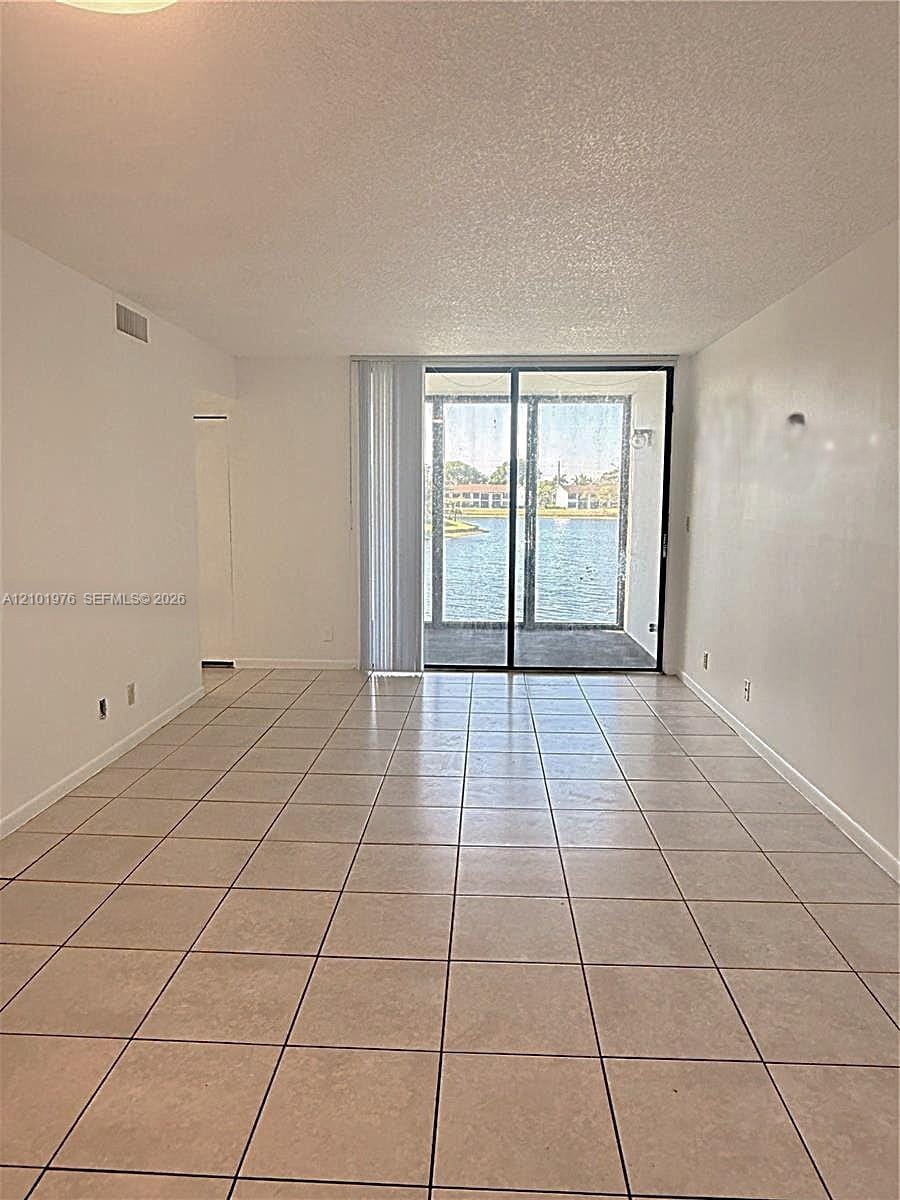 210 Lake Pointe Drive 210, Oakland Park, FL 33309 photo 4