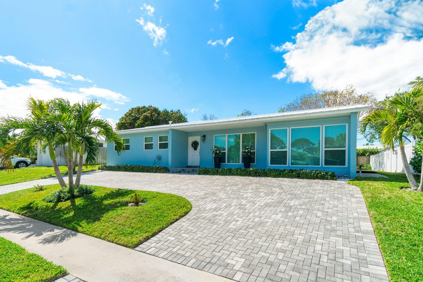 371 Saturn Avenue, Tequesta, FL 33469 photo 2