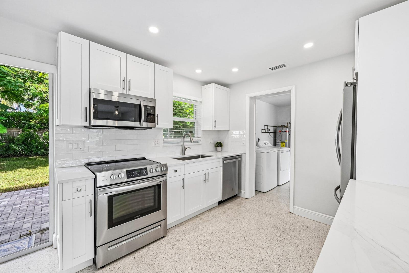 371 Saturn Avenue, Tequesta, FL 33469 photo 7