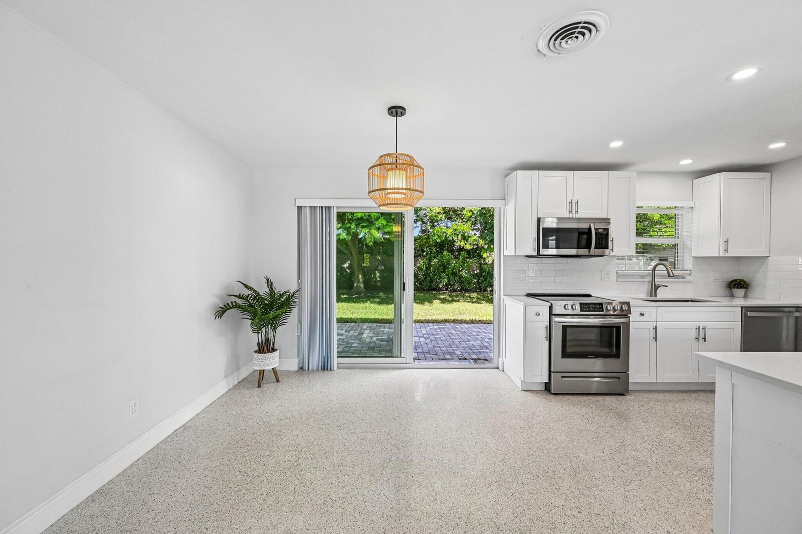 371 Saturn Avenue, Tequesta, FL 33469 photo 9