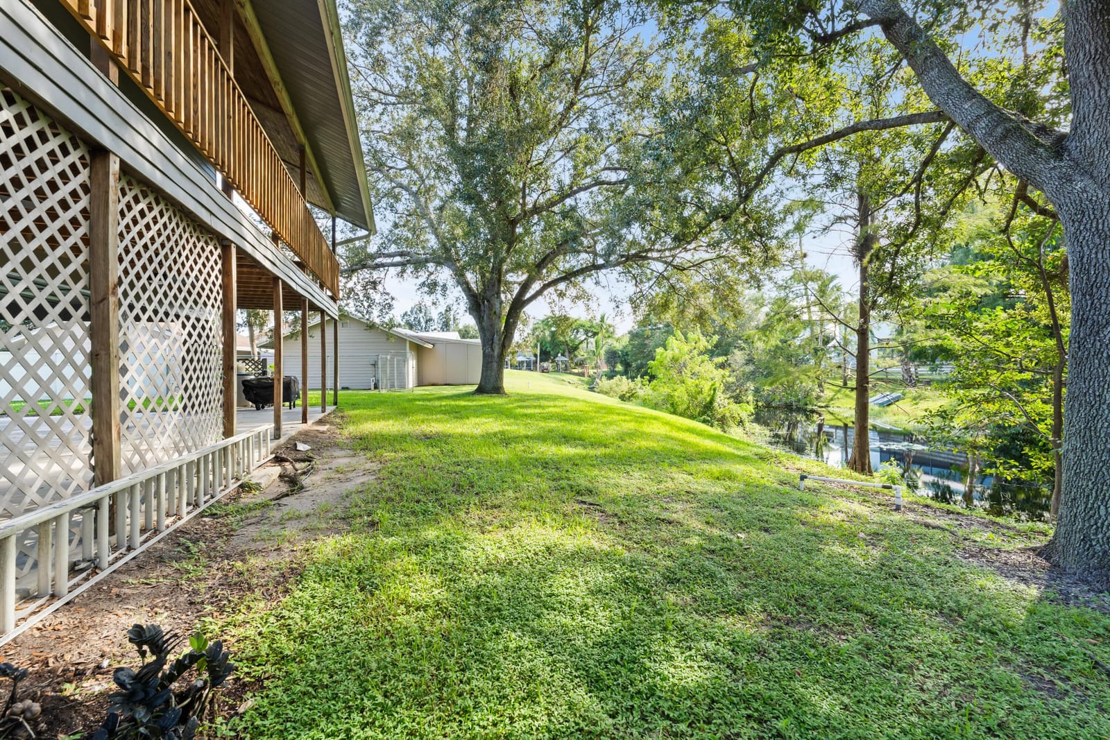 8070 SE RIVER Lane, Stuart, FL 34997 photo 5