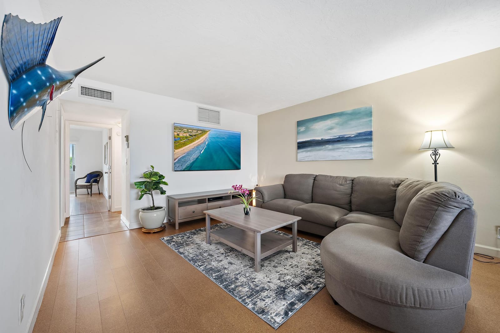 2 bedroom home for sale at 2381 Sunset, Lake Worth Beach, FL 33461 — $125,000