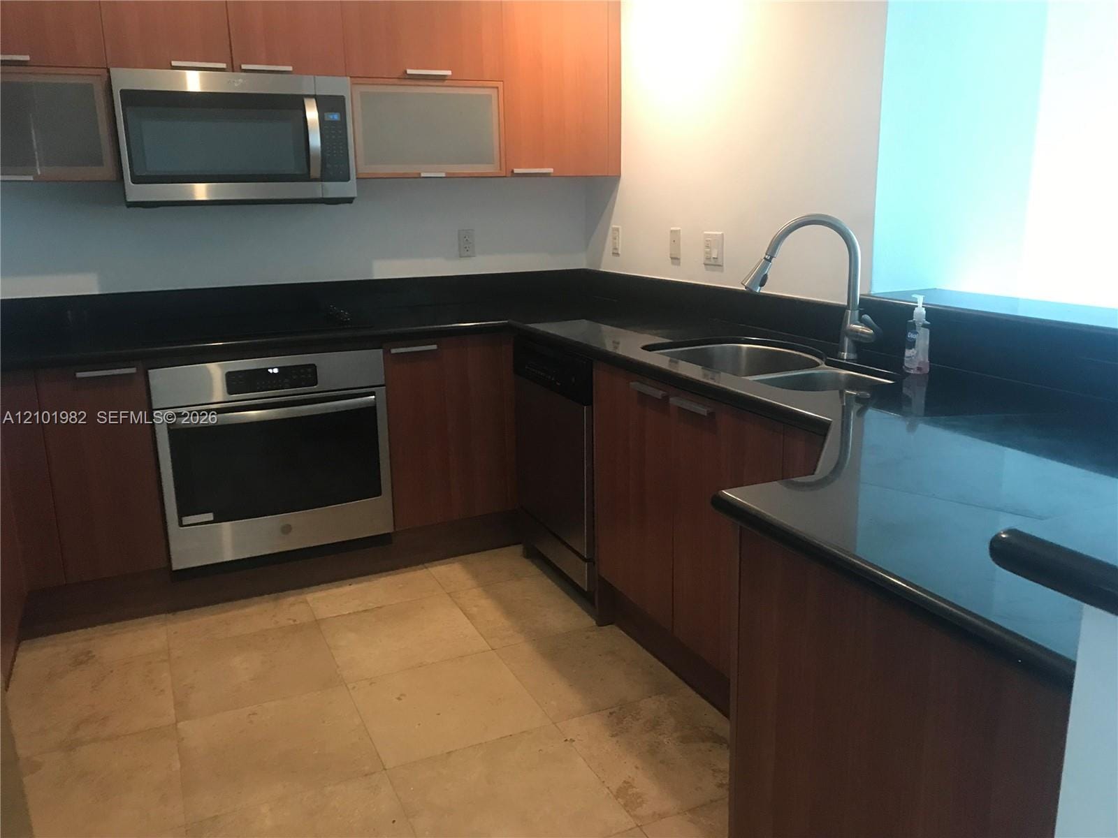 15051 Royal Oaks Lane 2204, North Miami, FL 33181 photo 5