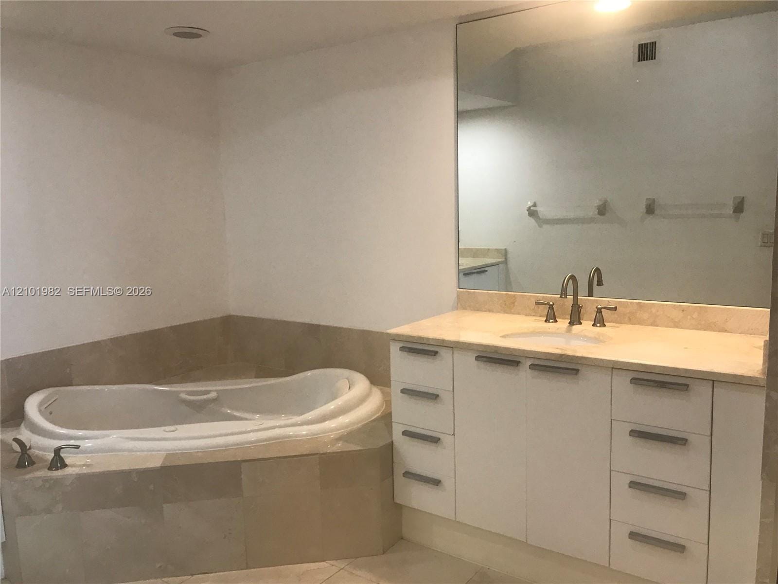 15051 Royal Oaks Lane 2204, North Miami, FL 33181 photo 7
