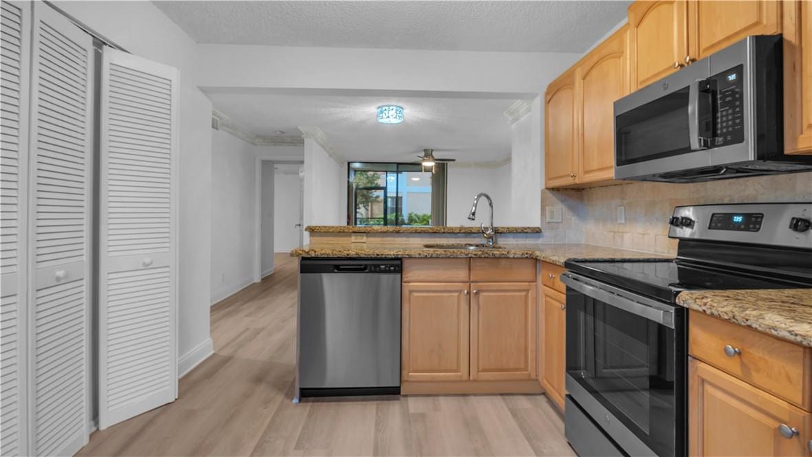 5681 RIVERSIDE Drive 101A6 — photo 10