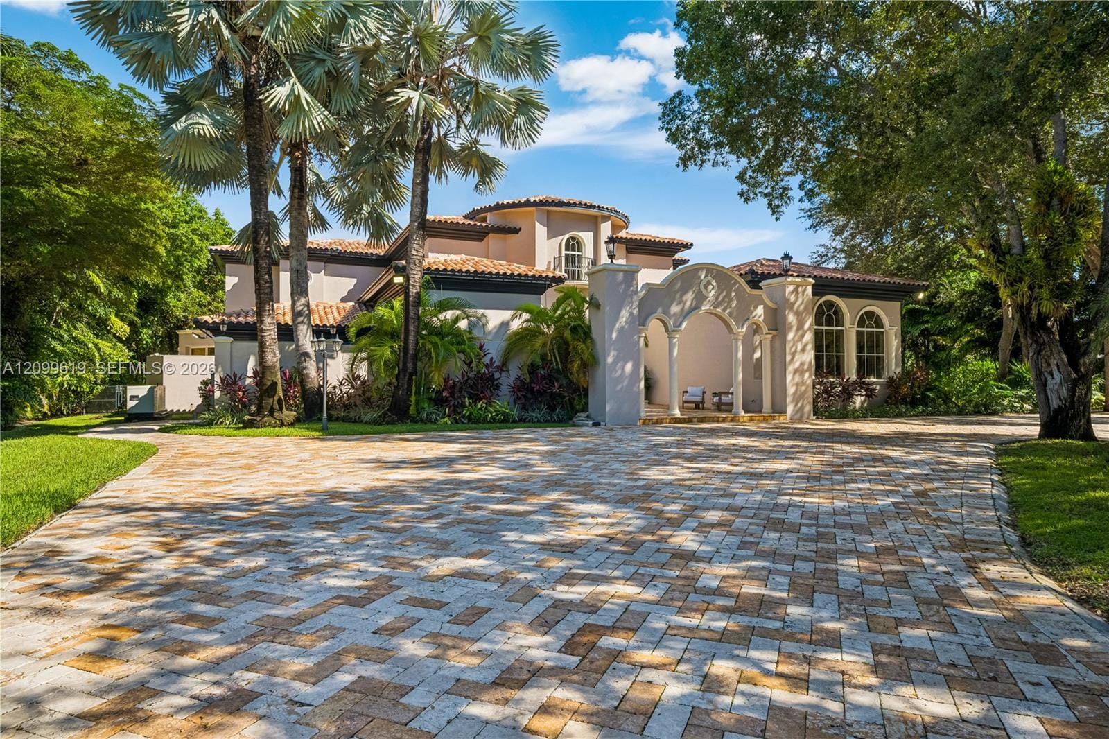 6 bedroom home for sale at 7837 117th, Pinecrest, FL 33156 — $5,500,000