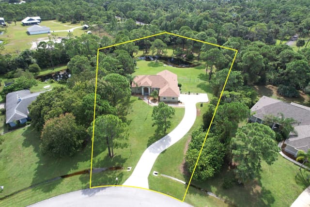 4572 Hunters Run Circle, Grant Valkaria, FL 32949